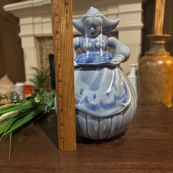 Vintage Red Wing Dutch Girl Blue Katrina 1940s Cookie Jar Hand Painted - Picture 10 of 11